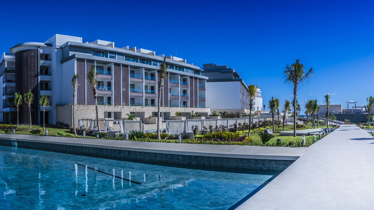 Majestic Elegance Costa Mujeres